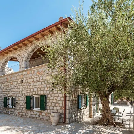 Peaceful Refuge In Mani 1 Feriehus