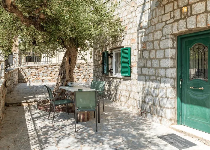 Peaceful Refuge In Mani 1 Hébergement de vacances